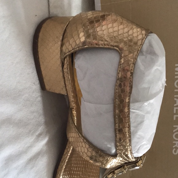 Ladies Michael by Michael Kors Sandals leather Tstrap  Marigold Rhinestones 8.5m - Picture 12 of 15